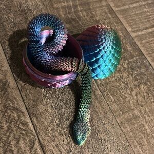 3-D multicolor snake with egg